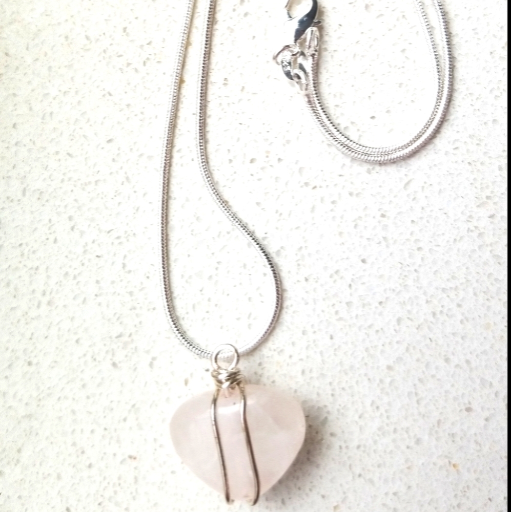 NEW Rose Quartz Crystal Heart Necklace SilverChain